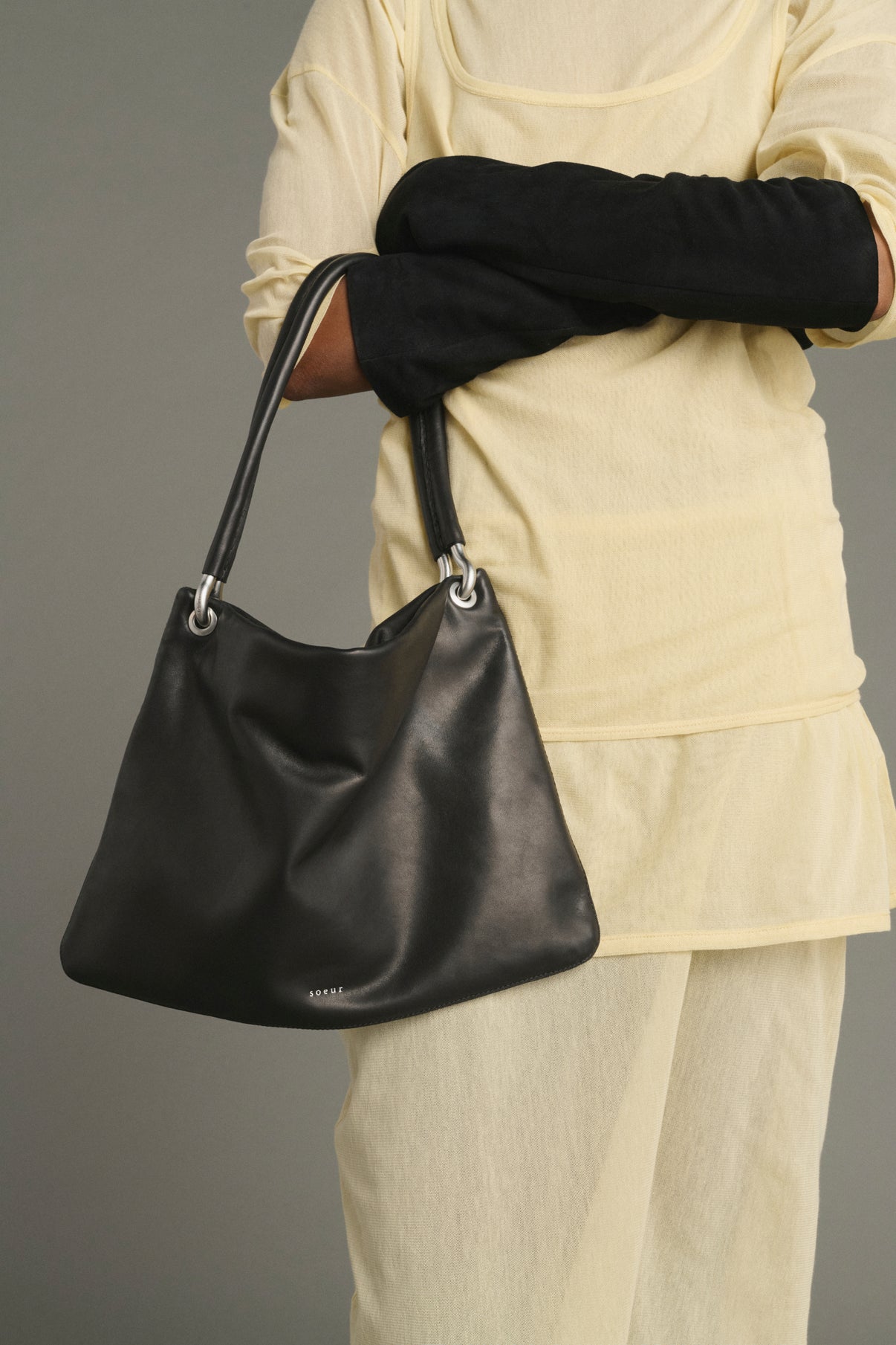 Cabas Gia Mini - Negro Cuero Liso con Ojales - Soeur vue 2