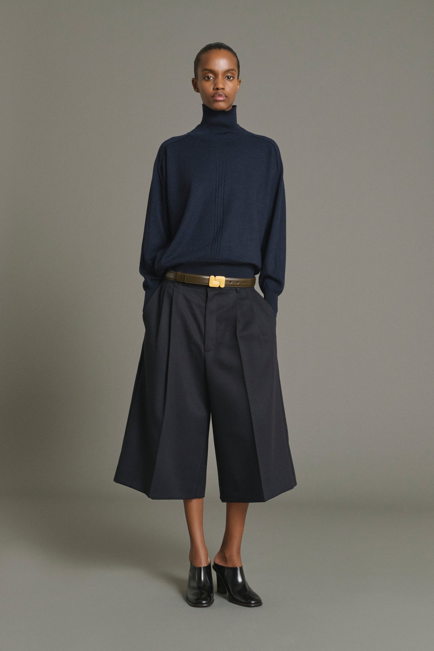 Jersey Nord - Navy Lana Merino cuello vuelto oversize - Soeur