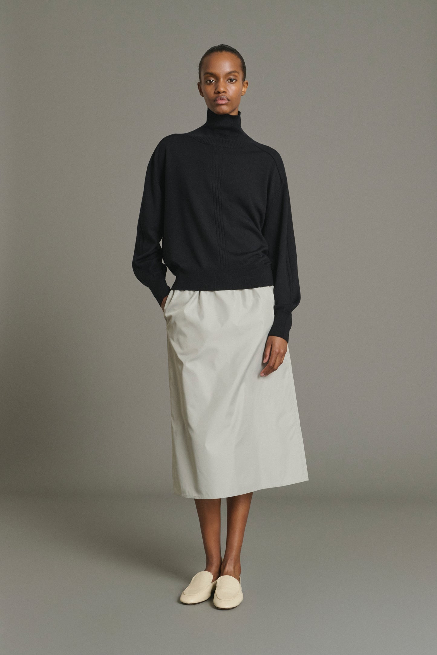 Jersey Nord - Negro Lana Merino Cuello Vuelto Oversize - Soeur
