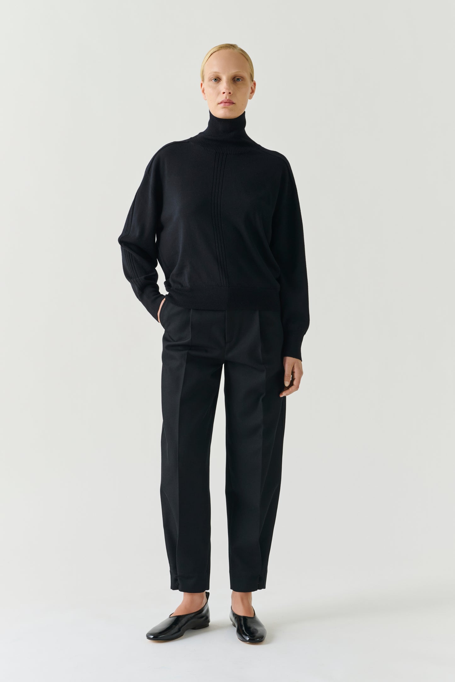 Jersey Nord - Negro Lana Merino Cuello Vuelto Oversize - Soeur