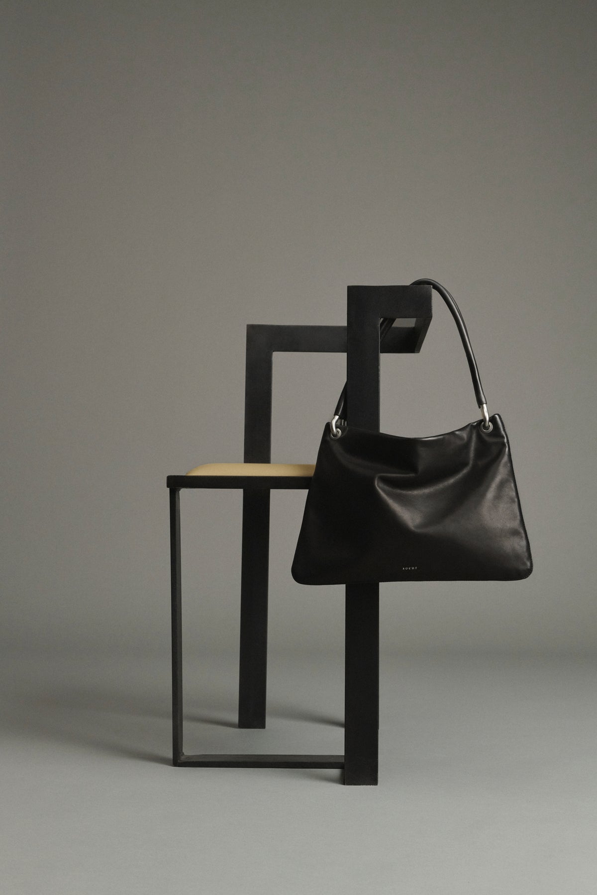 Cabas Gia Mini - Negro Cuero Liso con Ojales - Soeur vue 6